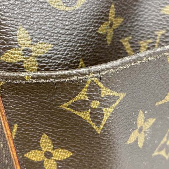 LOUIS VUITTON Brown Monogram Tote Bag - Picture 6 of 14